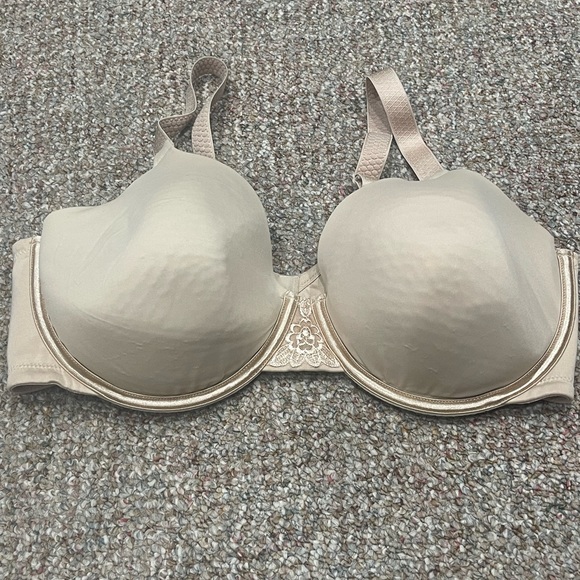 Vanity Fair Other - ✨4/$25✨Vanity Fair Cream Underwire Bra